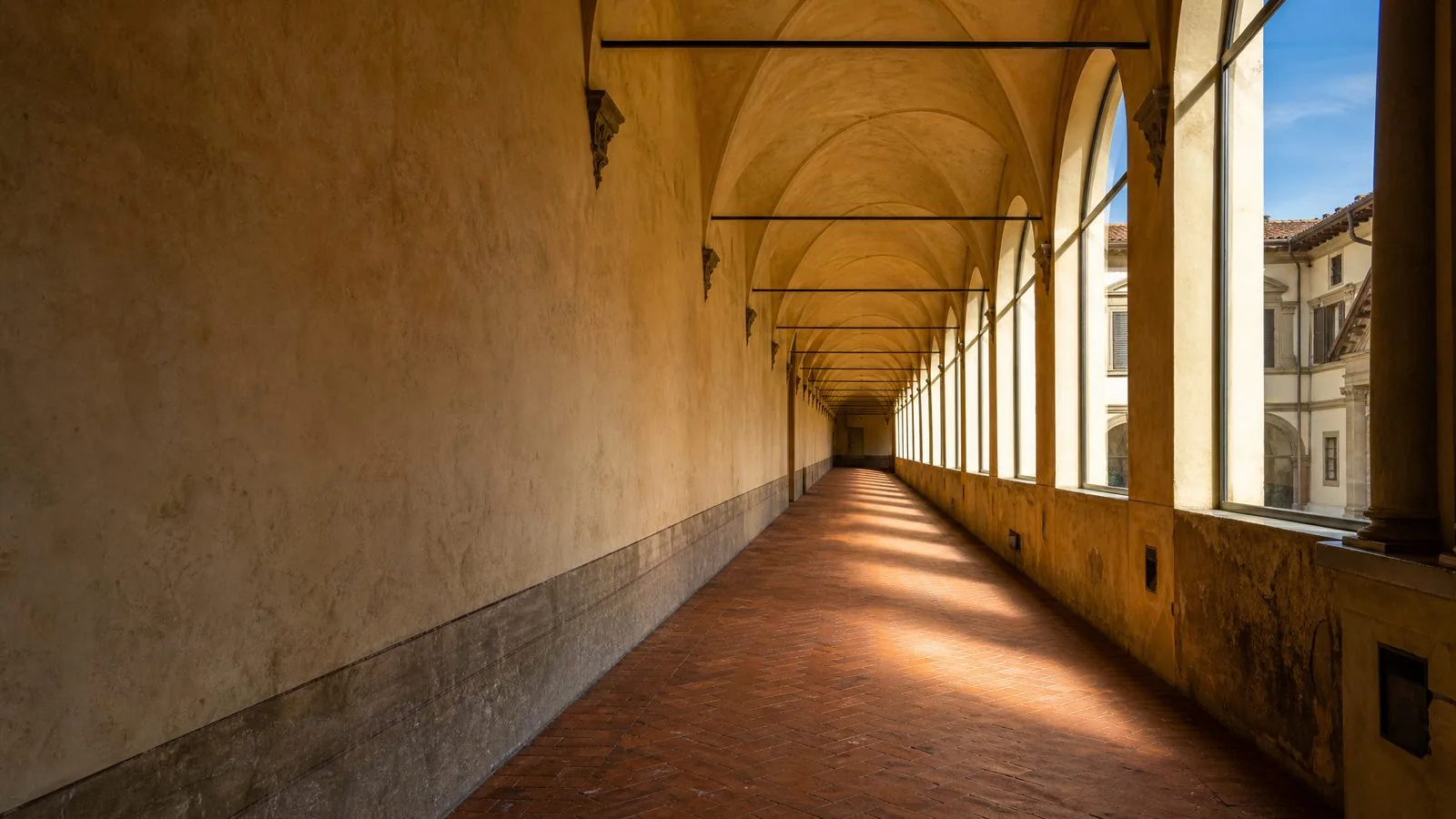 Il Corridoio Vasariano — il Passaggio dei Medici sopra il Ponte Vecchio